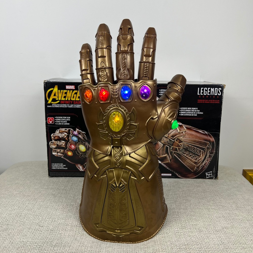 Marvel Avengers Infinity Gauntlet Legends Series Gold Electronic Fist Excellent